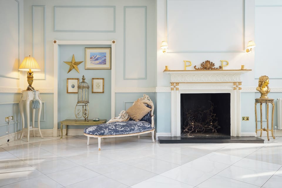 The elegant salon