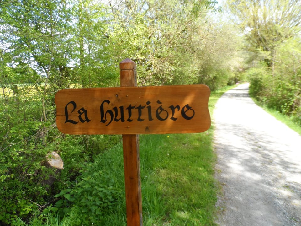 entrance of gite drive