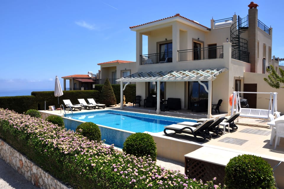 Villa facing to the West