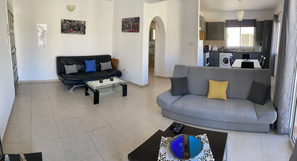 Open Plan Lounge/Kitchen