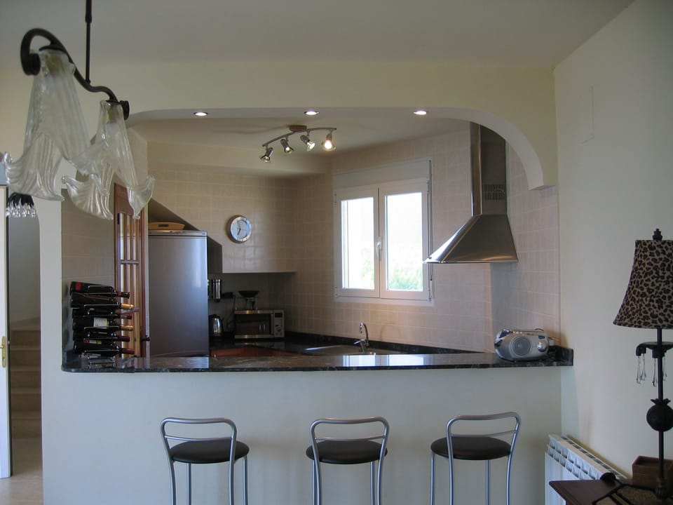 Breakfast bar