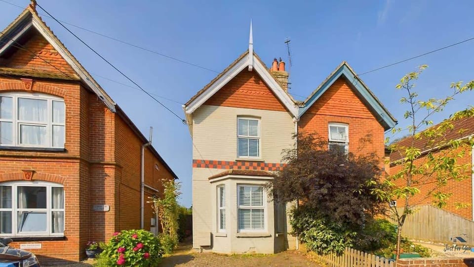 Front exterior of Blackberry Cottage, a charming Victorian coastal holiday home located in the heart of Bembridge.
