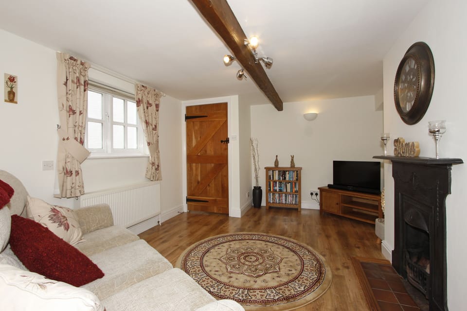 Sitting room with open fire