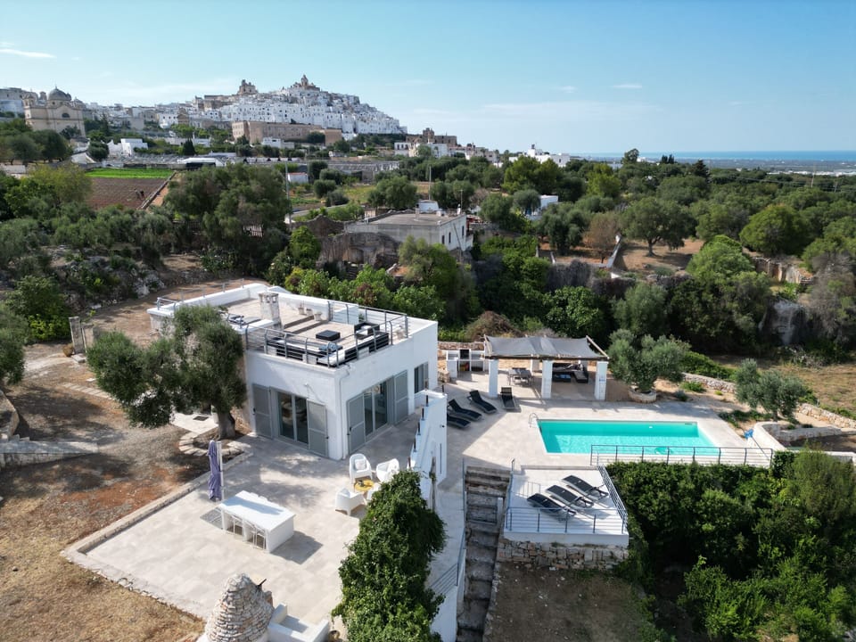 Only 6 minute walk to Ostuni Old Town and Piazza