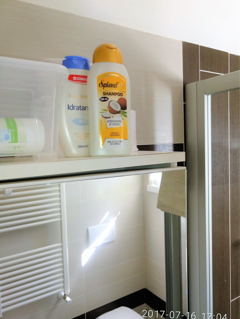 Bathroom amenities