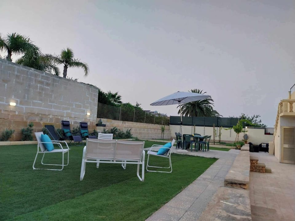 A lovely evening spent on your very own private back garden.