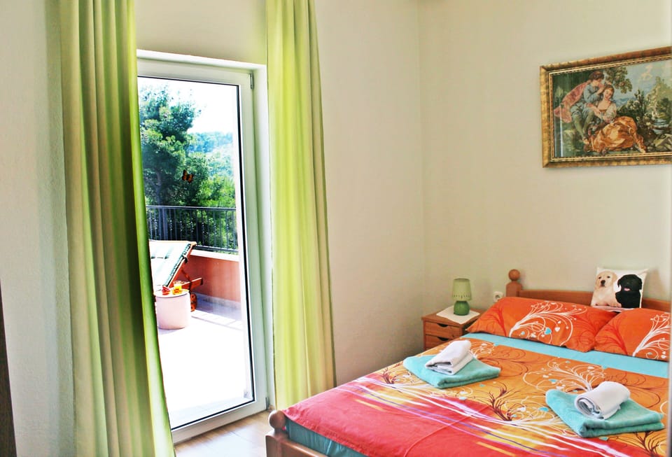 Double bedroom 1