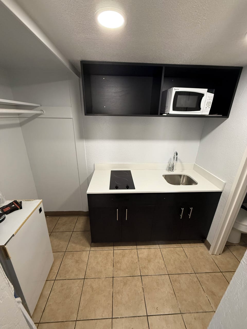 Iron/ironing board, free WiFi, bed sheets, alarm clocks