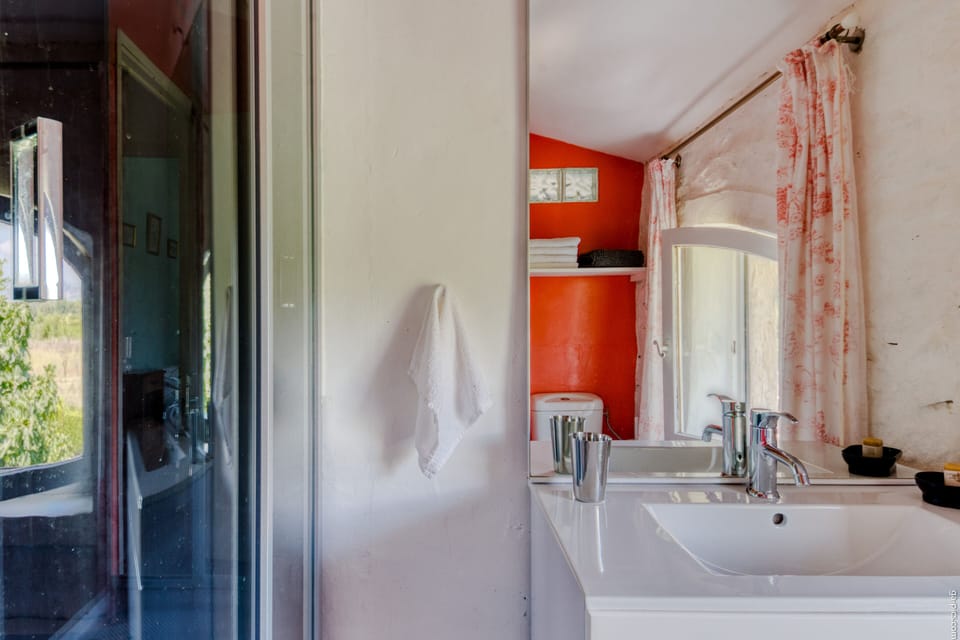 Top floor bathroom