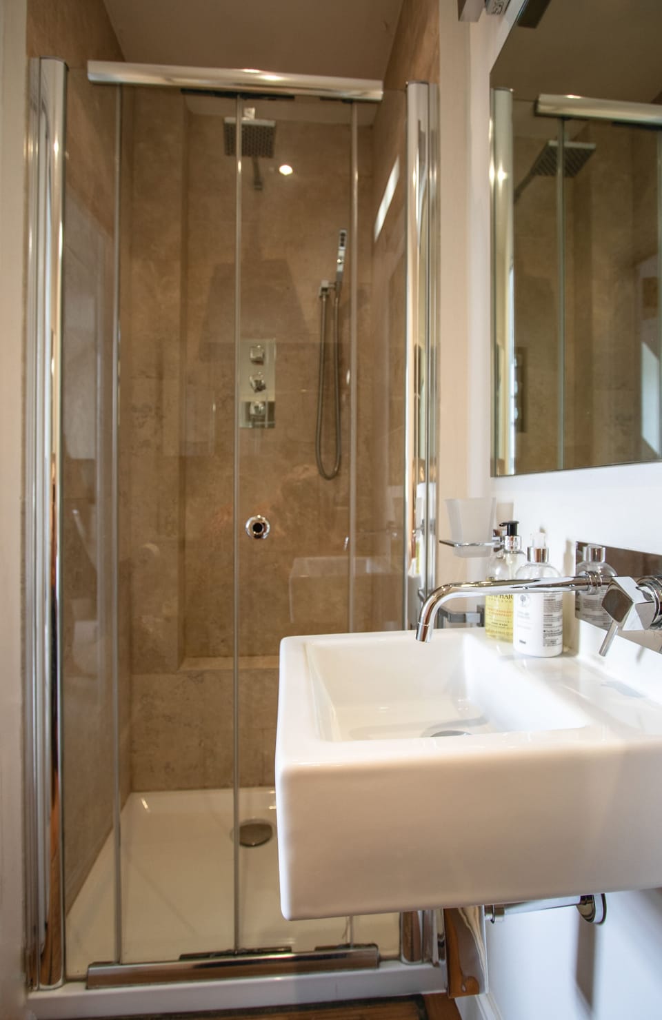 Petite En-Suite With Rain Shower