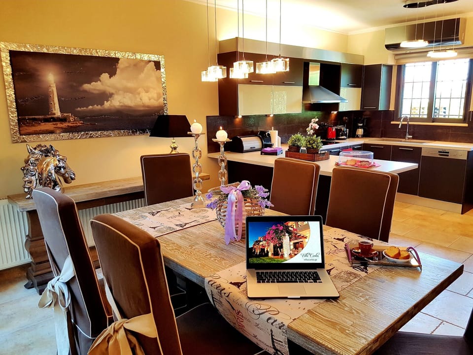 Dining Area & Main Kitchen