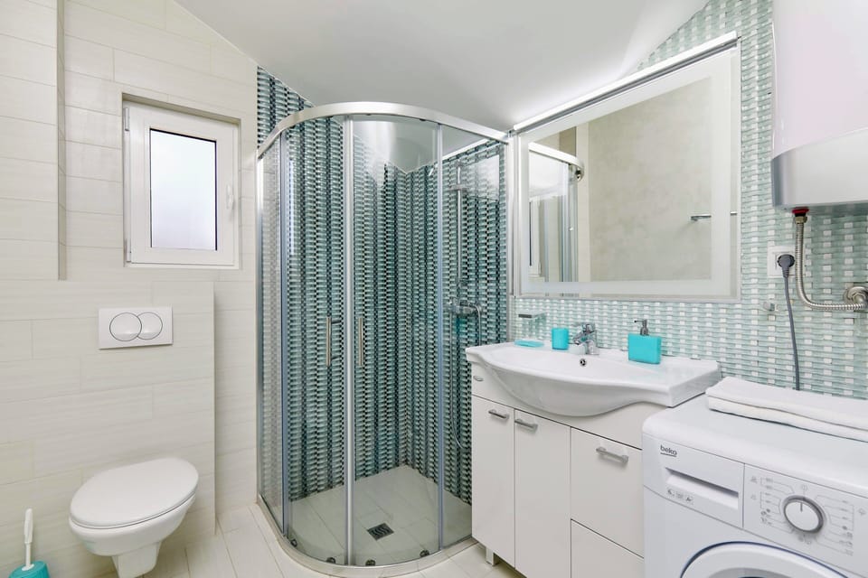 Deluxe Bayview Studio apartment – Panoramic Sea view & parking in Tivat Monteneg