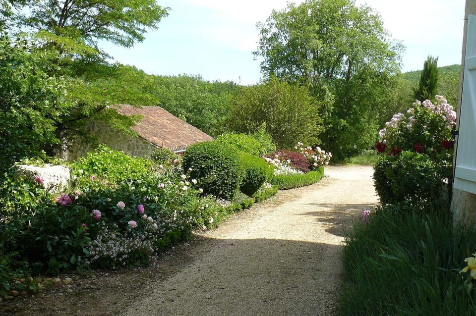 Path to the cottage from the Manor House