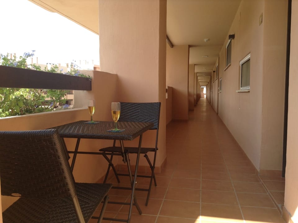 Corridor space can also be used by the front door as we are at the corridor end