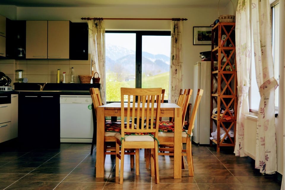 Kitchen/dining area
