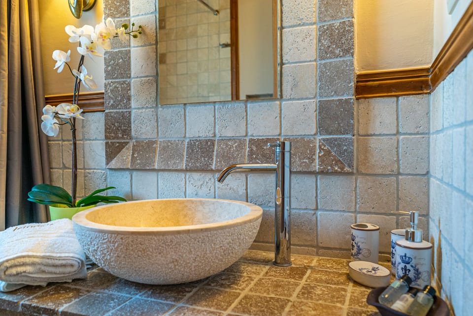 First floor full bathroom.