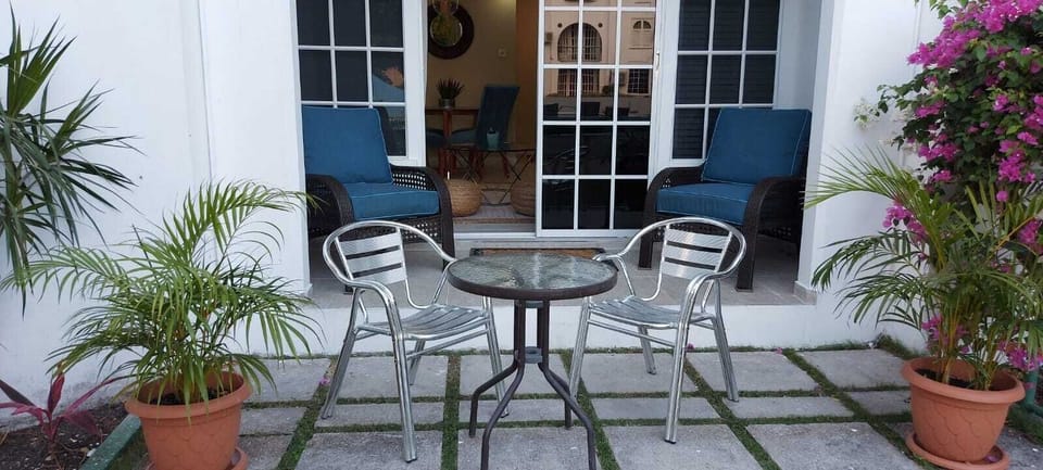Patio Area in front of the pool, U can sit and enjoy a cool drink