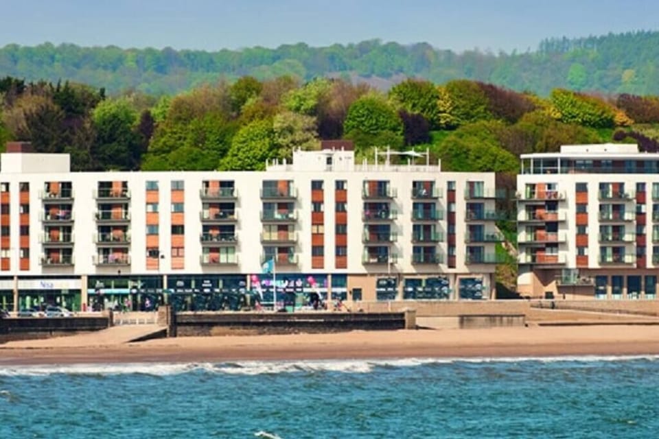 The Sands - Sea Front Apartments 