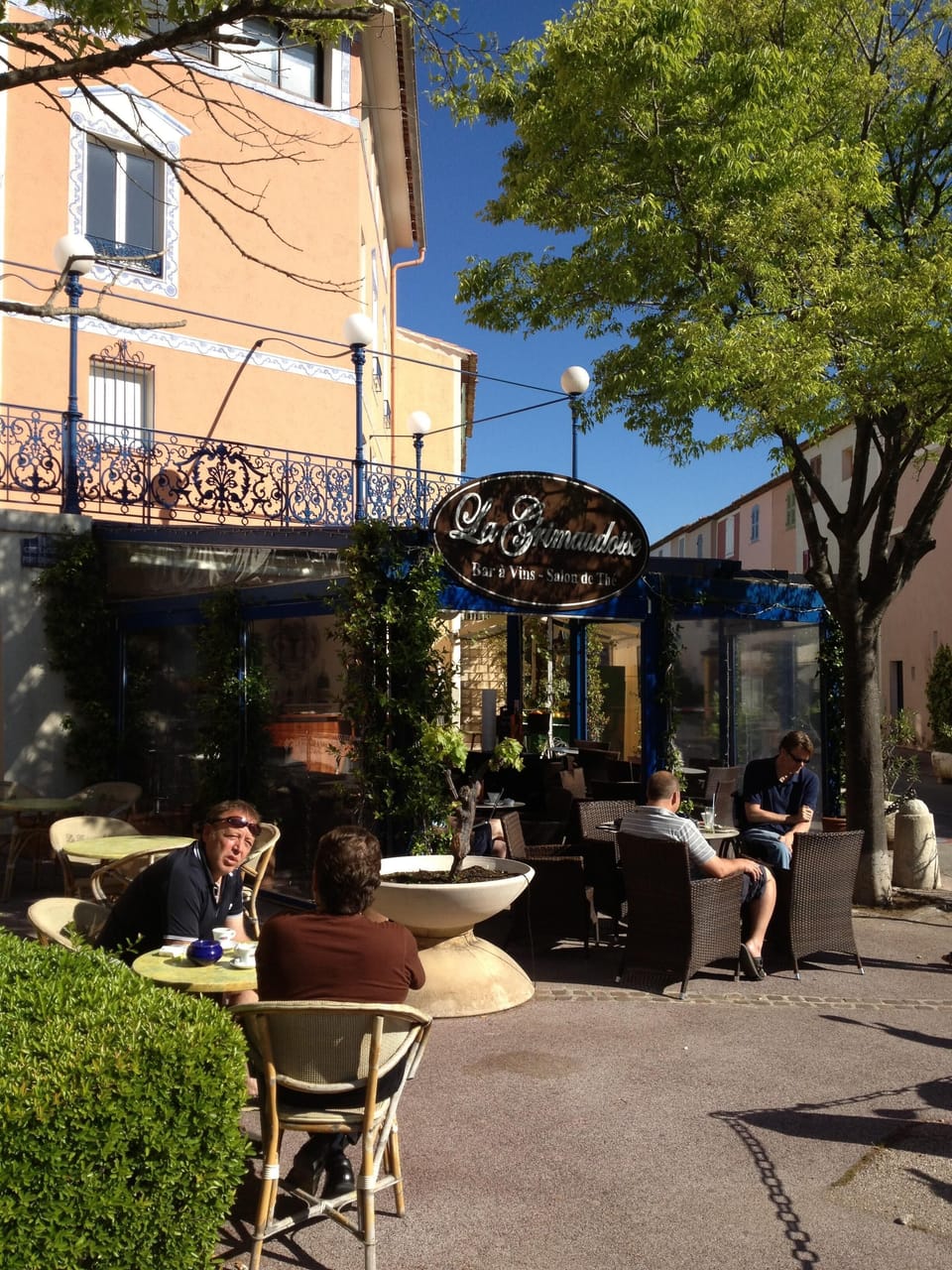 Café & restaurants next to the building
