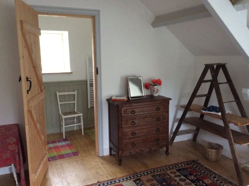 "Little Barn" Available to rent for an additional fee.