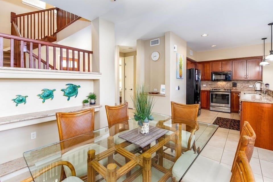 Large dining area for entertaining, just steps from kitchen.
