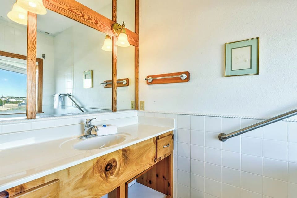 Top-Level King Master Bathroom