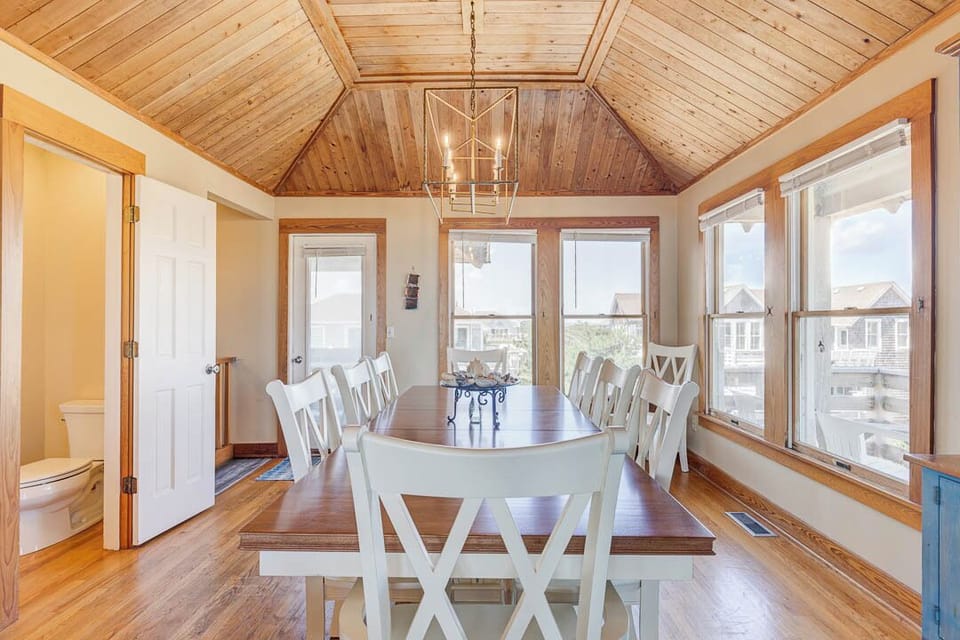 Top-Level Dining Room with Table (seats 10)