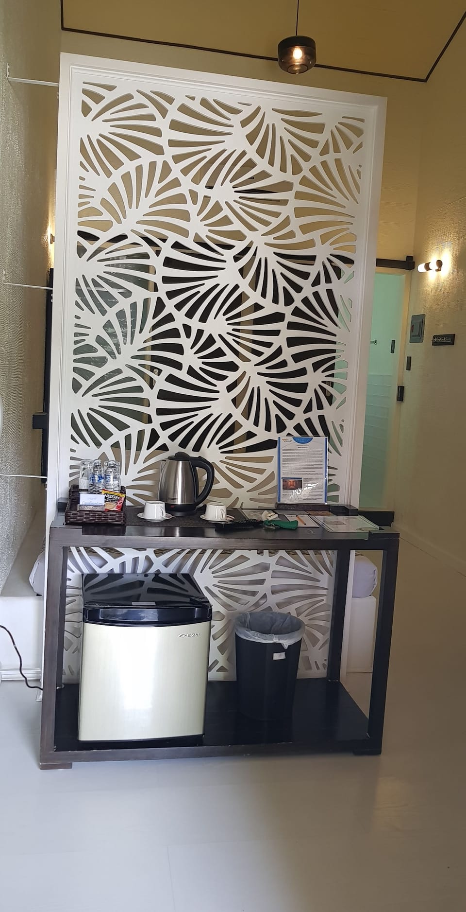 Family Room | Private kitchen | Full-size fridge, microwave, oven, stovetop