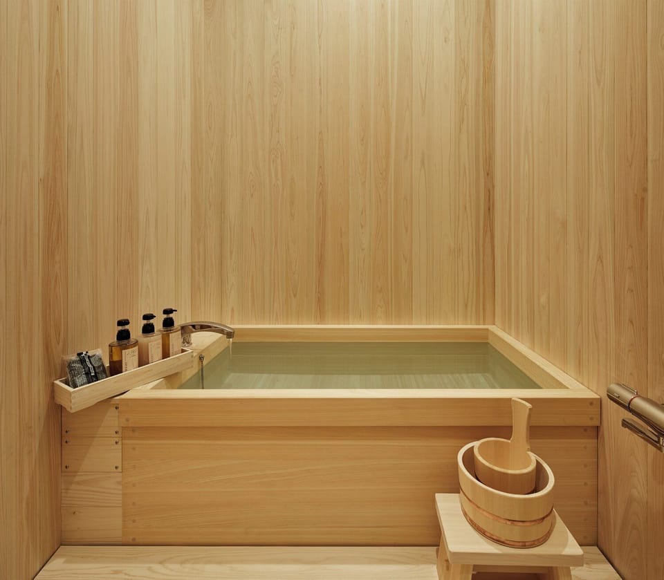 Separate tub and shower, deep soaking tub, rainfall showerhead