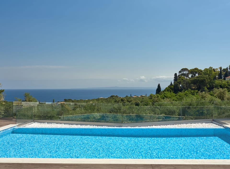 Sea view pool