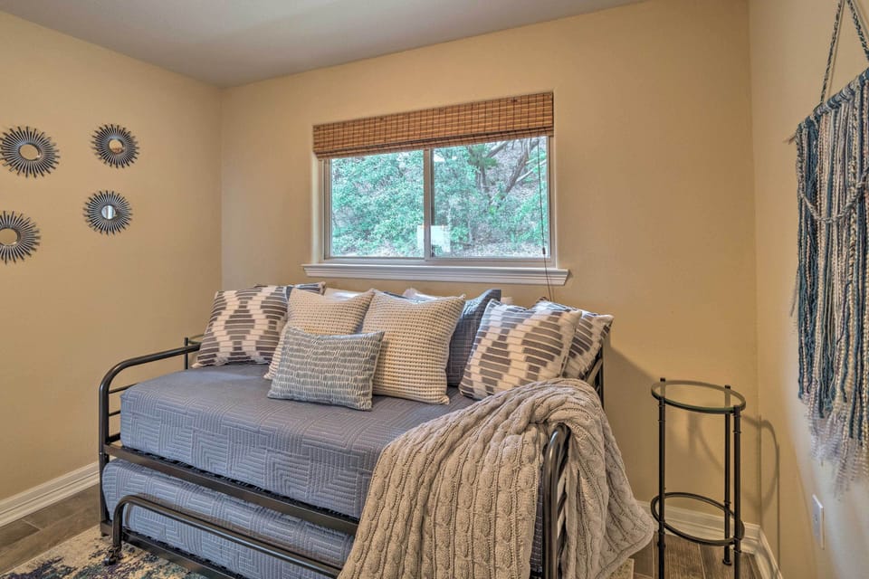 Bedroom 3 | Twin Daybed w/ Twin Trundle