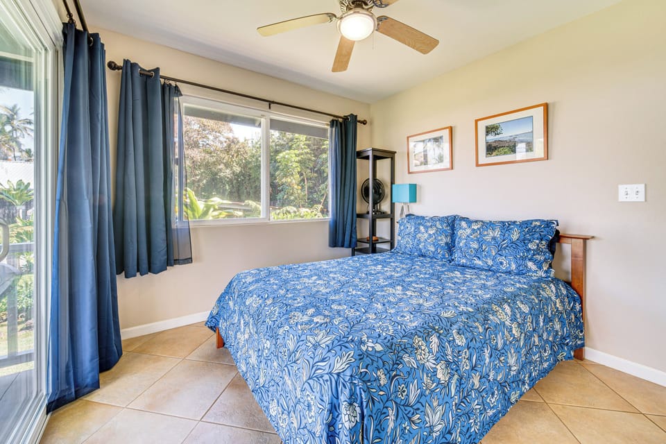 Bedroom 1 | Queen Bed | Linens & Towels Provided