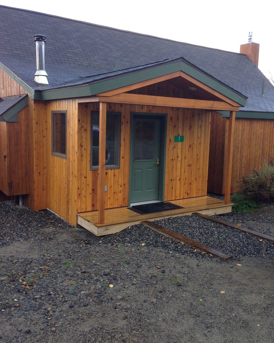 New mud room and entry added in 2014!