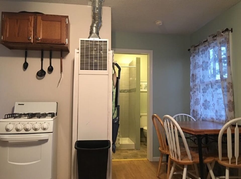 Kitchen & Dining area