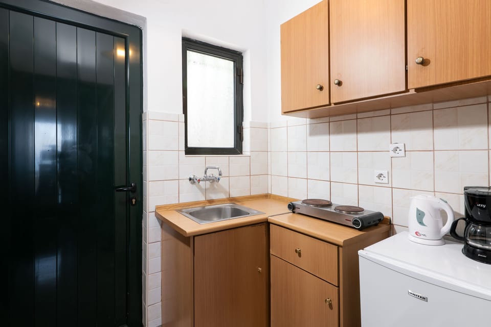 Fridge, electric kettle