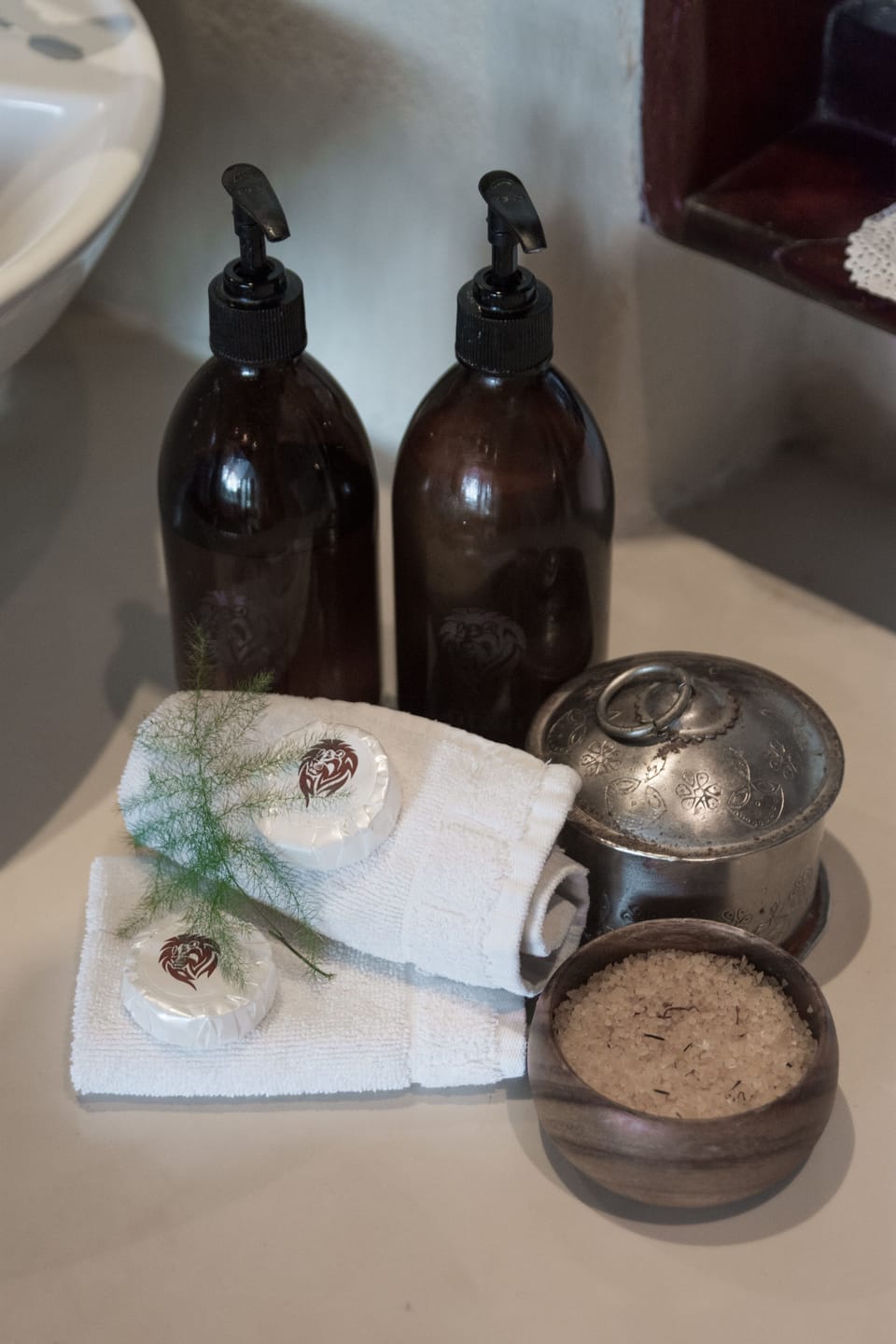 Separate tub and shower, free toiletries, hair dryer, bathrobes