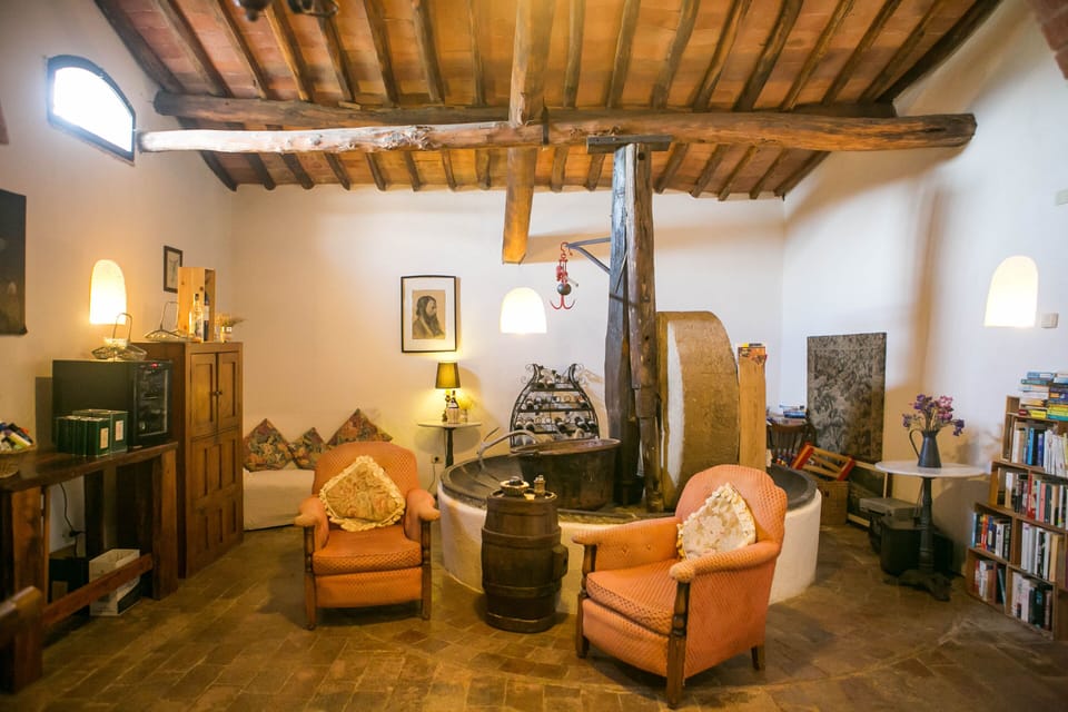 TheOld Frantoio common room - www.patrignone.com