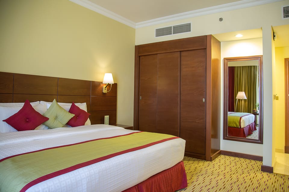 Deluxe Double Room | Egyptian cotton sheets, down comforters, Tempur-Pedic beds, minibar