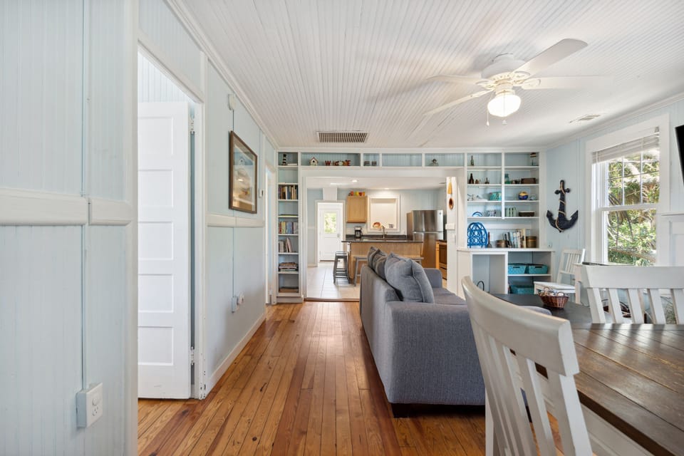 This great layout allows for conversations to be had between the kitchen, living room and dining room effortlessly.