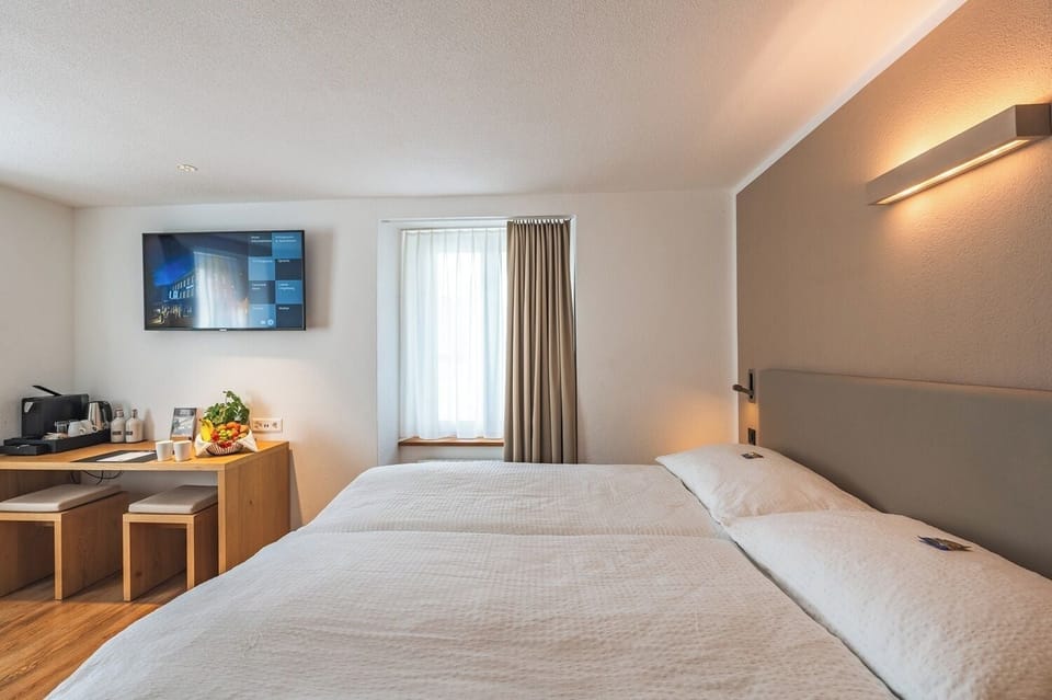 Twin Room | In-room safe, desk, blackout drapes, soundproofing