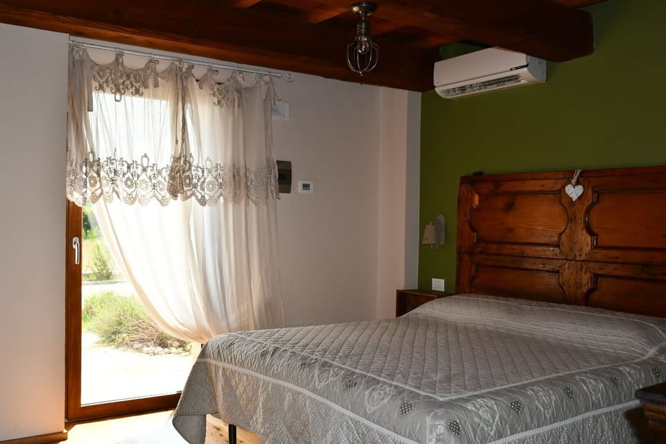 Room, Accessible | Soundproofing, WiFi (free)
