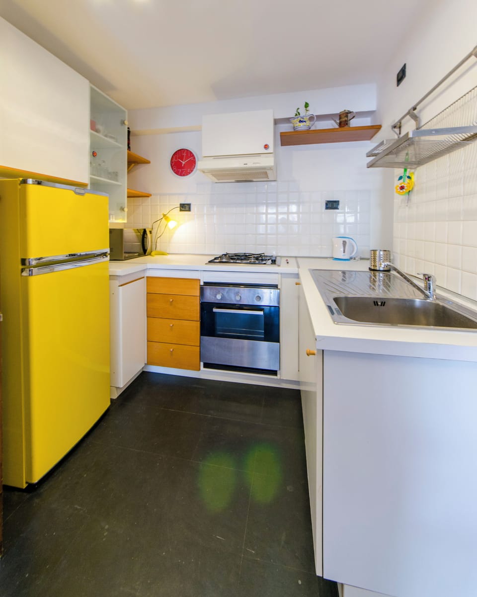 Apartment, 2 Bedrooms | Private kitchen | Fridge, microwave, oven, stovetop