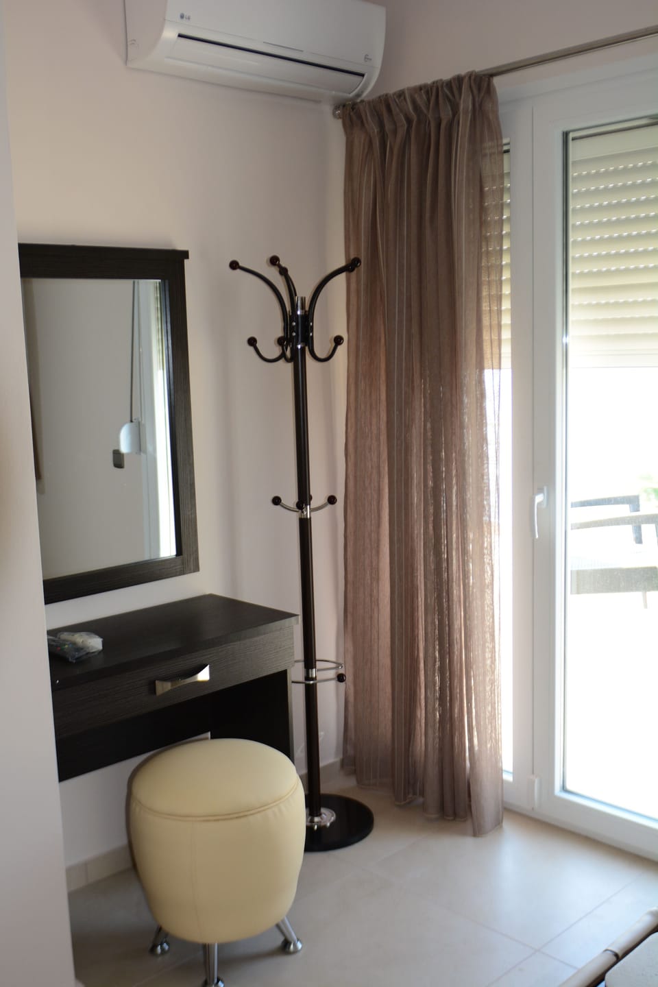 Deluxe Apartment, 3 Bedrooms, Sea View | Premium bedding, pillowtop beds, in-room safe, desk