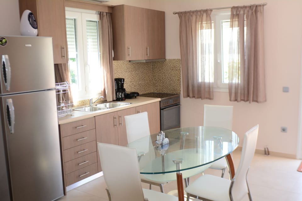 Apartment, 1 Bedroom, Sea View | Living area