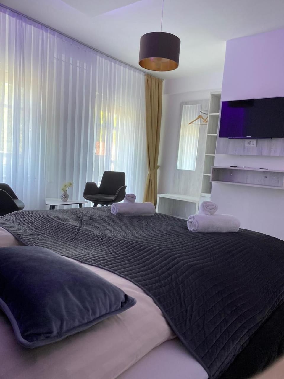 Desk, free WiFi, bed sheets