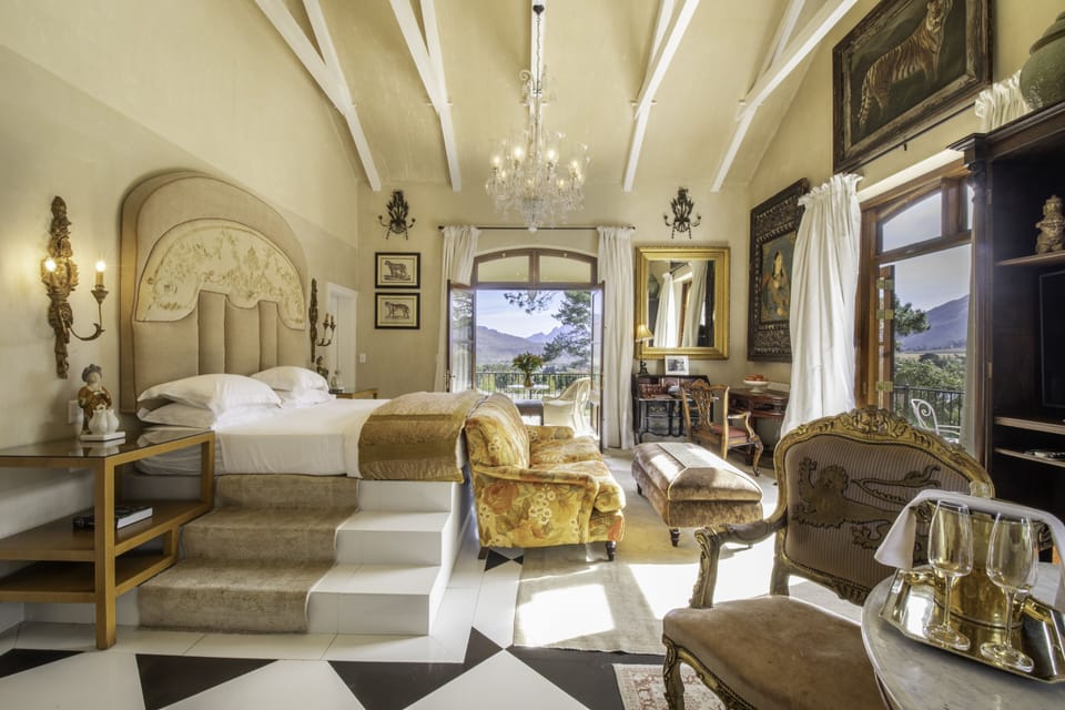 Superior Suite | Premium bedding, free minibar items, in-room safe