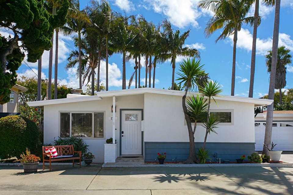 Beach bungalow on a flat dead end street and plenty of off street parking