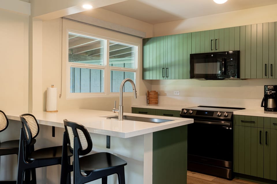 Royal Bungalow 2-Bedroom Suite | Private kitchen | Coffee/tea maker
