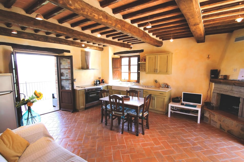 Noce cottage: living room