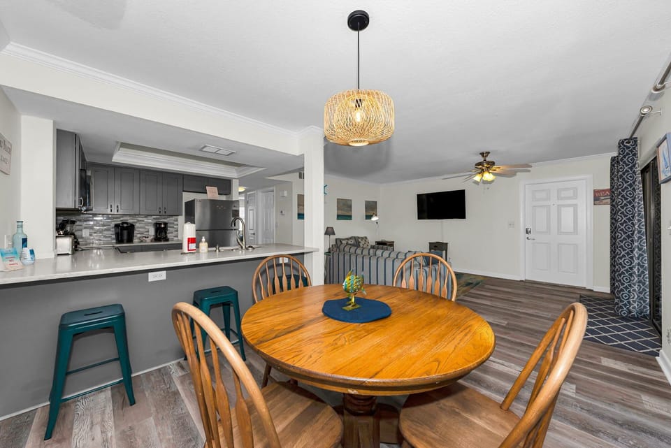 21-web-or-mls-Dining20Room203